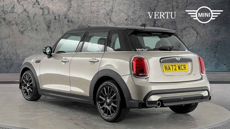 MINI Hatchback 1.5 Cooper Classic 5dr Auto [Nav Pack] Petrol Hatchback